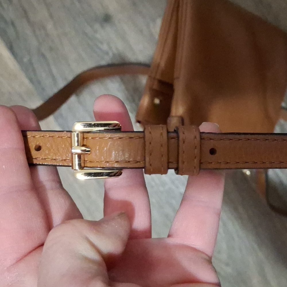 Michael Kors Tan Leather Fulton Crossbody Bag. - Picture 8 of 16